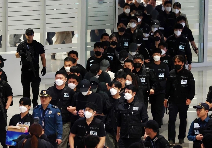 Campuchia trục xuất 64 nghi phạm lừa đảo trực tuyến người Hàn Quốc